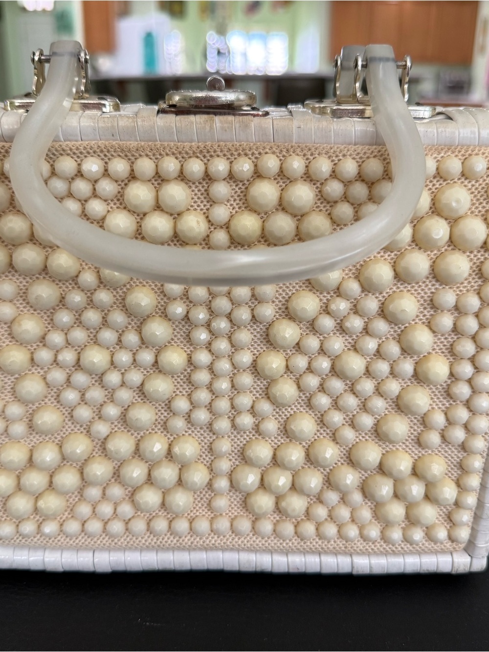 Vintage Ivory hobnail beaded purse with faux mother of pearl handles and clasp - Picture 2 of 16